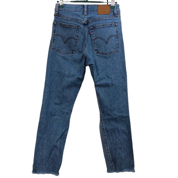 Levi’s Wedgy Straight Leg Distress Light Medium Wash Button Fly Jeans Size 26 - Picture 7 of 10